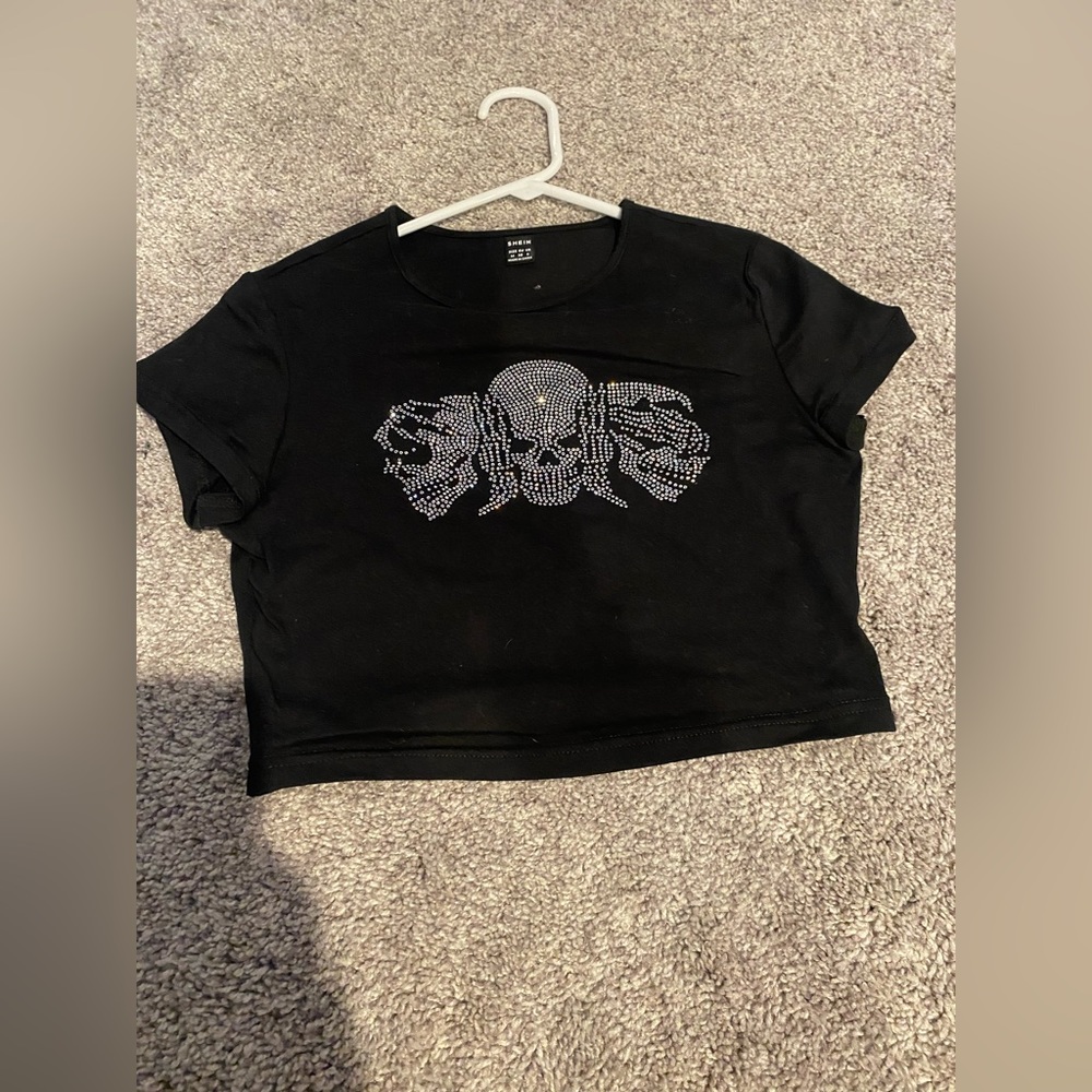 black crop top size medium